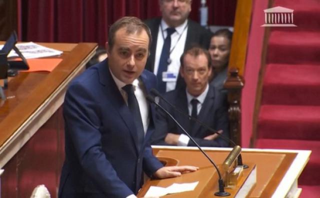 Francia, Lecornu si salva da mozioni di sfiducia di M&eacute;lenchon e Le Pen, la prima non passa per 18 voti, la seconda per 145, il premier: "Ora al lavoro"