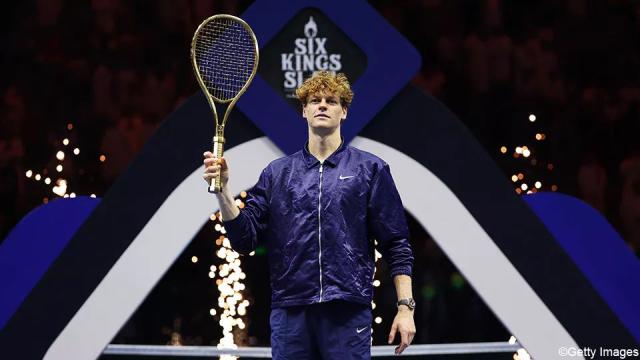 Six Kings Slam a Riad, Sinner batte Alcaraz in finale 6-2/6-4: vinti da Jannik 6mln di $ e racchetta d'oro 24 carati da 4kg da oltre $400mila