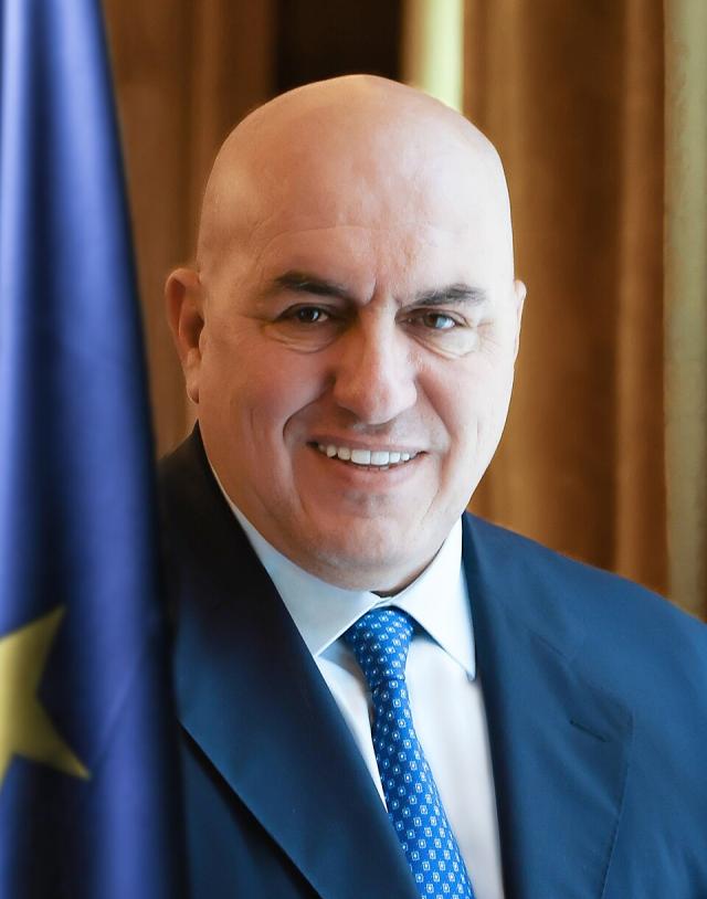 Guido Crosetto: "Se Kiev cade, l'Europa &egrave; in guerra"; la solita propaganda di giustificazione del conflitto