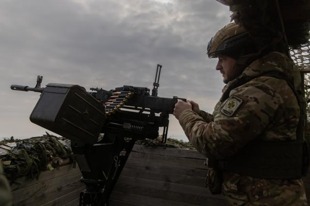 Ucraina, "baroni delle armi&rdquo; bulgari, cartelli messicani, imprenditori cechi, chi trae profitto dalle forniture di armi a Kiev?