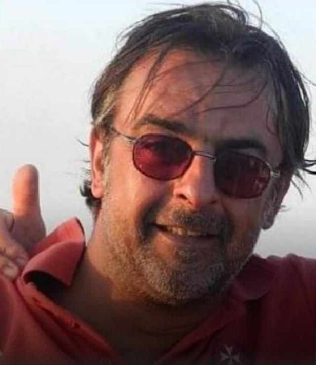 Mazara del Vallo, morto Stefano Di Bona a 58 anni per 'turbo cancro' diagnosticato nel 2022, fondatore del gruppo Facebook &ldquo;Mazara&hellip;in linea"