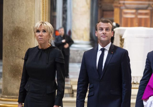"Brigitte Macron &egrave; un uomo", 10 persone a processo per cyberbullismo, definirono &ldquo;pedofilia&rdquo; la differenza di et&agrave; della premier dame col marito