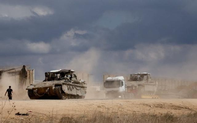 Gaza, Israele continua la guerra e estende controllo su Striscia oltre "linea gialla", ma Trump e Vance minimizzano: "Tregua regger&agrave;, sono scaramucce"