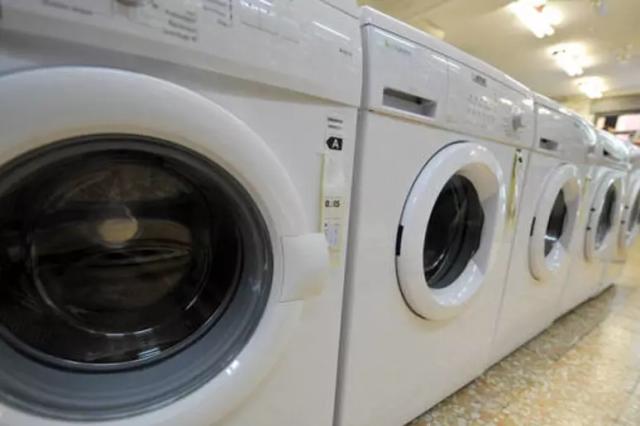 Osservatorio  Findomestic, secondo il report consumi in calo, fiducia in picchiata: ottobre segna il peggior risultato dell&rsquo;anno (-26%) 