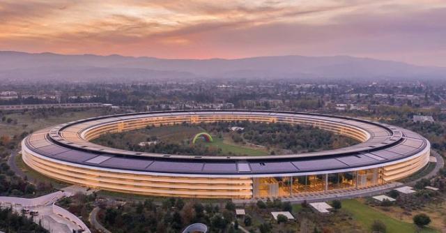 Il sogno della Silicon Valley con Musk, Altman, Thiel e poi l&rsquo;&eacute;lite delle criprovalute: io come Dio; anzi, pi&ugrave; giusto perch&egrave; ti guarisco