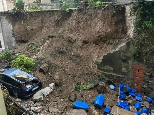 Liguria, il maltempo colpisce ancora nella notte, frane ed evacuazioni nel Tigullio e nello spezzino