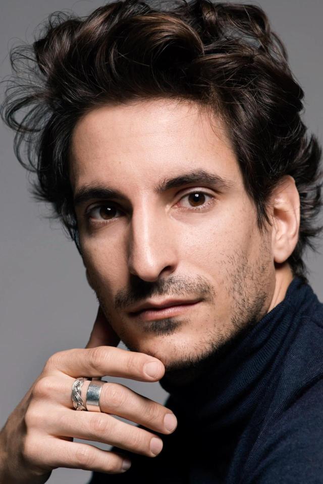 Lorenzo Bertelli, il nuovo Presidente esecutivo di Versace dopo l&rsquo;acquisizione del gruppo Prada da &euro;1,25 miliardi 