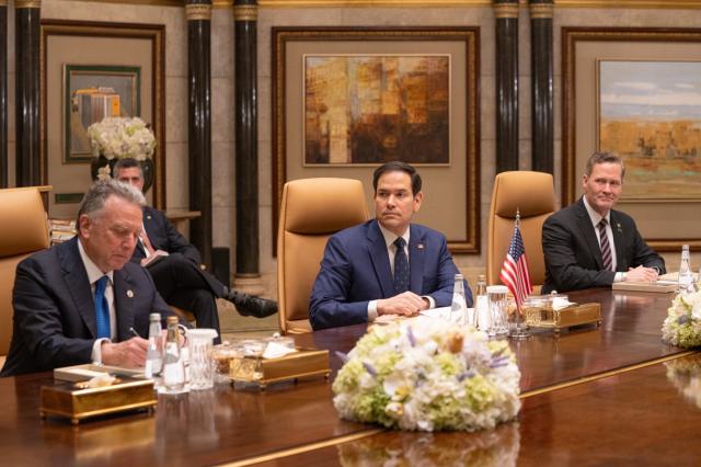 Vertice a Ginevra Usa-Ue-Kiev, Trump apre a modifiche al piano, senatore repubblicano attaccano Rubio: "Ha detto che &egrave; lista desideri di Mosca"