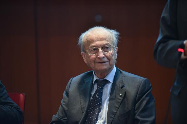 Addio a Maurizio Sella, morto l'ex presidente dell'omonima banca e della Federazione Nazionale dei Cavalieri del Lavoro, aveva 83 anni