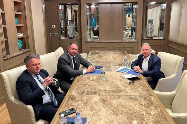 Ucraina, i 19 punti del piano di pace Usa-Kiev: ingresso nella Nato solo su consenso membri, esercito limitato a 800mila uomini, elezioni dopo firma