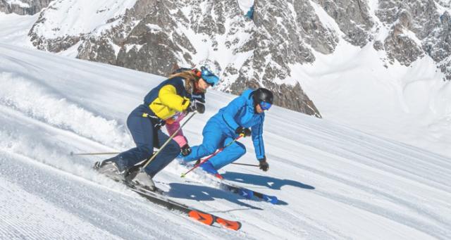 Courmayeur, dislivello di oltre 1.500 metri e innevamento programmato che copre l&rsquo;80% del comprensorio; Scuola di Sci Monte Bianco festeggia 90 anni