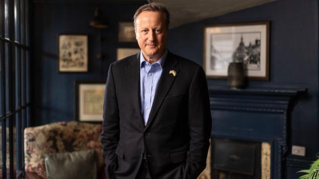 Uk, l&rsquo;annuncio dell&rsquo;ex premier 59enne David Cameron: &ldquo;Ho un tumore alla prostata, sempre avuto paura di sentire quella parola&rdquo;