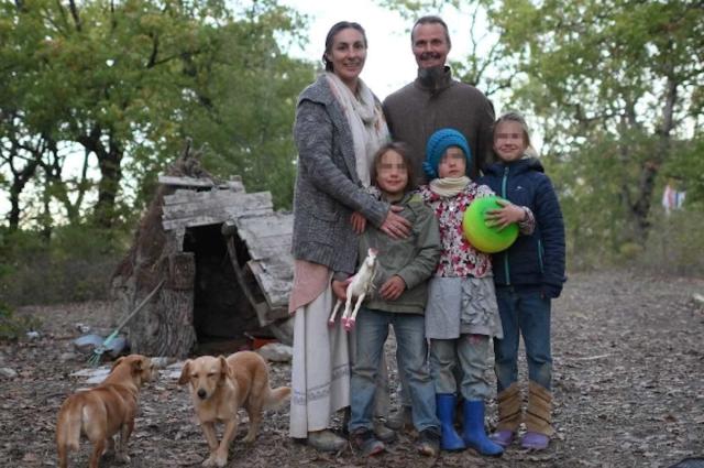 Famiglia nel bosco, i genitori convocati in tribunale minorile il 4 dicembre, verso passo indietro del giudice Angrisano e ripristino responsabilit&agrave; genitoriale