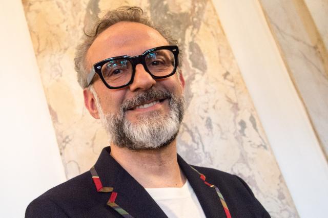 Lo chef Bottura cucina per i potenti del mondo ma non per Putin: &egrave; questo il profilo rivoluzionario oggi?