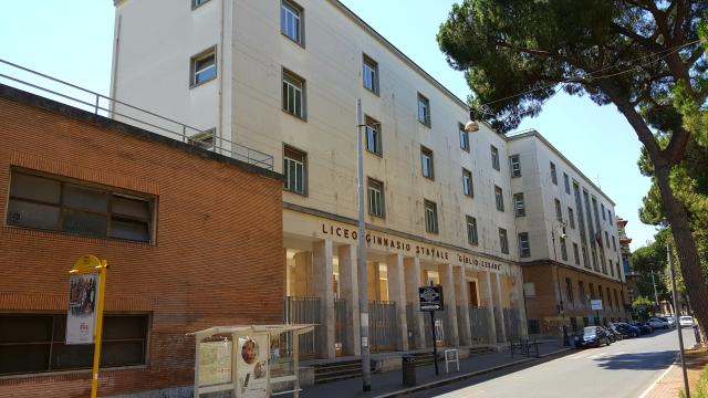 Roma, &lsquo;lista degli stupri&rsquo; nel Liceo G Cesare, l&rsquo;autore &Eacute; un 14enne &ldquo;problematico&rdquo; del IV ginnasio istigato da ragazzi pi&ugrave; grandi