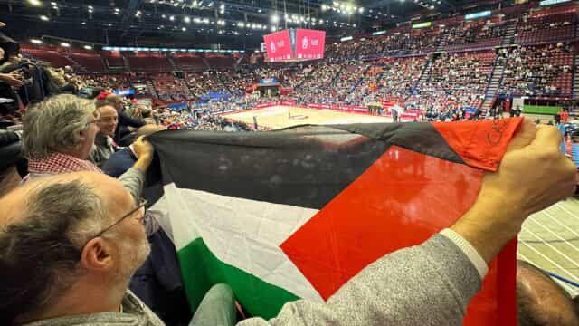 Bandiera Palestina durante Olimpia-Tel Aviv, multa di 200&euro; per consigliere regionale Lombardia Paladini: &ldquo;Esposta per 10 secondi, far&ograve; ricorso&rdquo;
