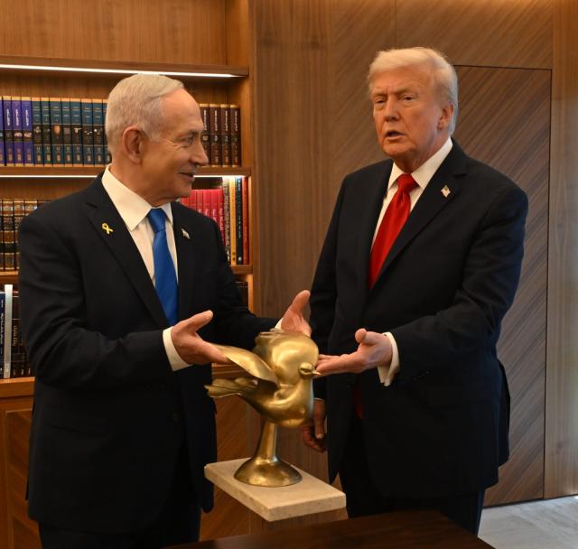 Trump chiama Netanyahu e lo invita alla casa Bianca, tycoon insiste con smilitarizzazione di Gaza ma &ldquo;senza destabilizzare la Siria&rdquo;