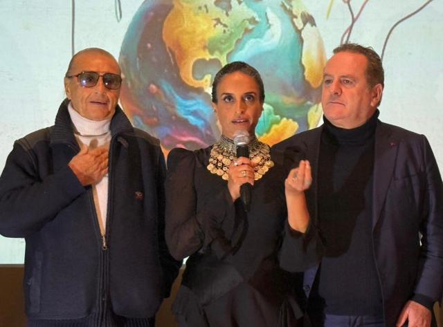 Noa all&rsquo;HallelujahFF: &ldquo;Basta odio, il mondo &egrave; stanco. Ascoltate il Papa&rdquo;. L&rsquo;artista israeliana a Castel Gandolfo per ritirare il Peace Award 