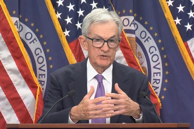 Fed taglia i tassi di 0,25 punti, tra il 3,5% e il 3,75%, terza riduzione consecutiva, prevista una sola sforbiciata nel 2026