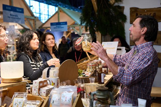 Artigiano in Fiera ha chiuso la sua 30esima edizione con 1 mln di visitatori, 2.800 espositori di cui 604 nuove imprese da pi&ugrave; di 90 Paesi