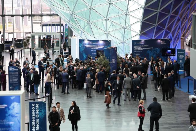 Conferenza Nazionale dell&rsquo;Export, 2.150 partecipanti, 1.600 incontri con ambasciatori e focus su mercati extra-UE; coinvolti ICE, SACE, SIMEST e CDP