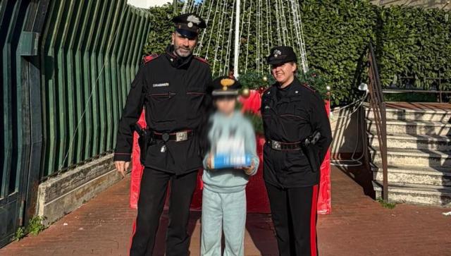 Alessio con i Carabinieri