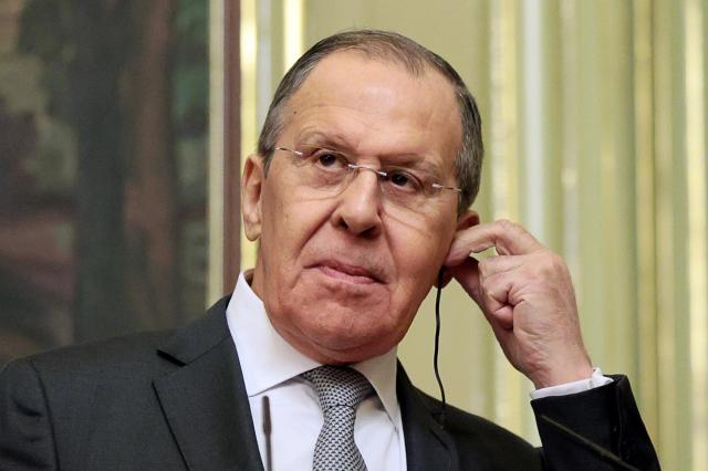 Lavrov attacca duramente l'Europa: guai se mander&agrave; truppe in Ucraina e la finisca di far finta di nulla sugli scandali ucraini