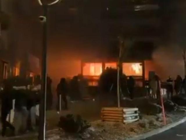 Crans Montana, confermati 40 morti e 119 feriti, testimoni: "Rogo originato da candele su bottiglie champagne in seminterrato, era festa per under17"