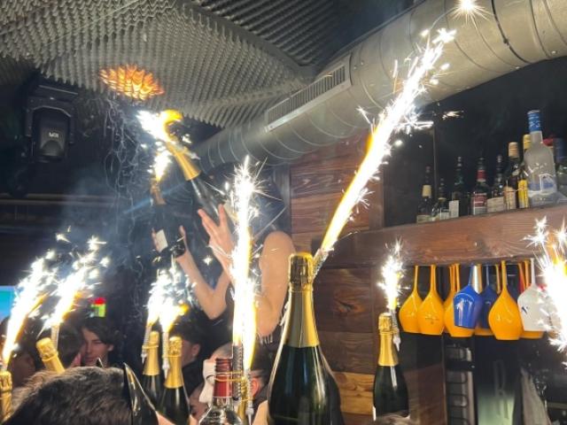 Strage Crans-Montana, uscita di sicurezza "seminascosta nell'area fumatori e chiusa a chiave"; titolari volevano ampliare il locale da 44 a 74 m2