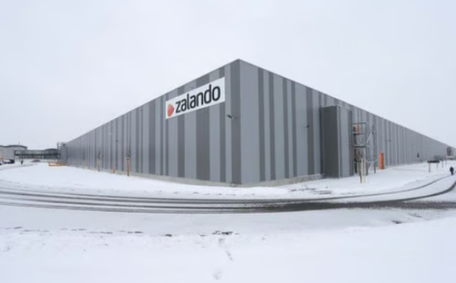 Zalando, chiusa sede logistica in Germania per ristrutturazione; la societ&agrave; punta a consolidare la propria presenza sul mercato europeo