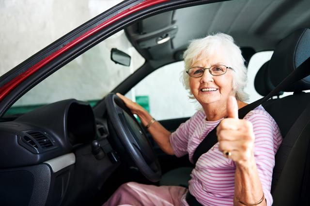 Patenti, et&agrave; e sicurezza: l&rsquo;Italia di Salvini si concentra sugli over-80 mentre i giovani sfrecciano verso la tragedia stradale