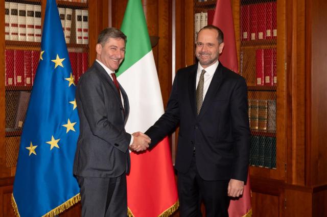 Prefetto Vittorio Pisani e il Direttore delle Gallerie degli Uffizi, dott. Simone Verde