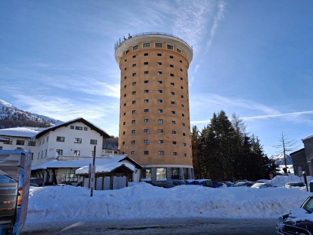 Sestriere, sequestrata la Torre Rossa: &ldquo;Impianto antincendio non a norma&rdquo;, hotel chiuso e clienti trasferiti nella Torre Bianca Duchi d'Aosta