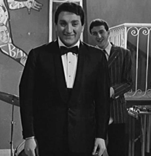 Addio a Tony Dallara, morto a 89 anni il cantante di 'Come prima', fu il primo degli "Urlatori": nel 1960 vinse Sanremo con 'Romantica'