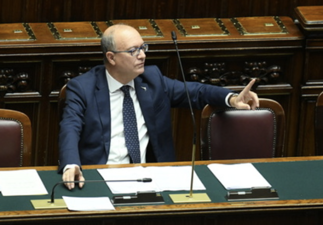 Violenza a scuola, inasprimento misure di sicurezza per alunni, Valditara: &ldquo;Metal detector negli istituti pi&ugrave; a rischio&rdquo; 