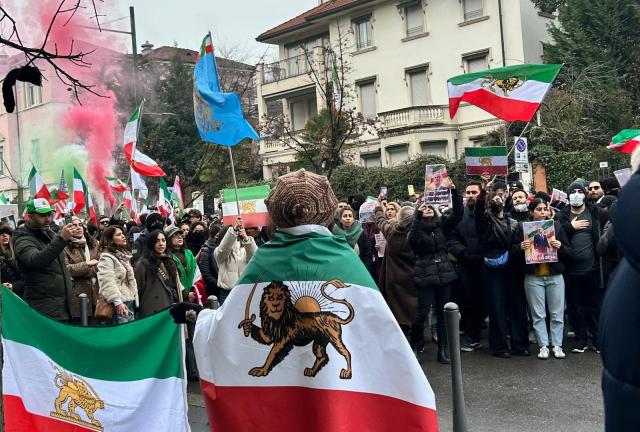 Iran, la rivolta che l&rsquo;Occidente finge di non vedere: da Milano la voce di un popolo sotto repressione