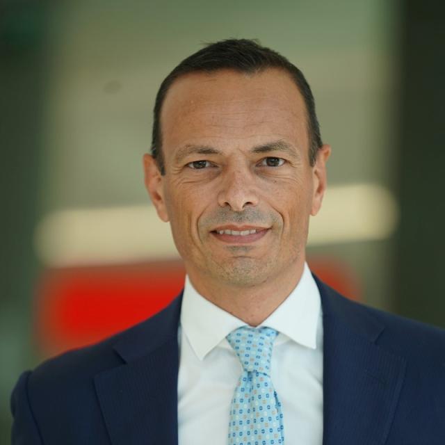 Generali, Luca Fin&agrave; si esprime sulla tecnologia statunitense; crescita solida nel 2026, ma valutazioni elevate e debito impongono maggiore selettivit&agrave;