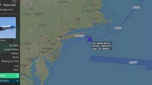 WEF Davos, Air Force One di Trump torna indietro per "guasto elettrico", tycoon si imbarca su un altro aereo: &ldquo;Soluzione con Ue su Groenlandia&rdquo;