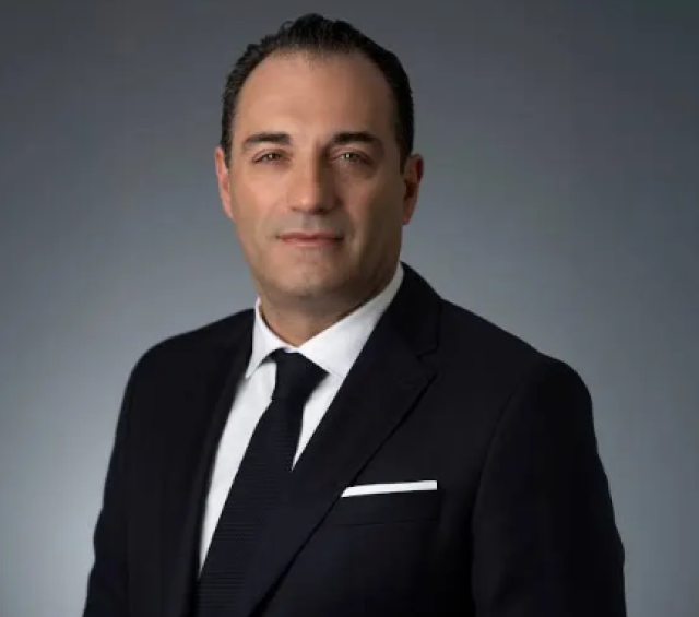 Stellantis, nel 2026 previste 1.400 assunzioni in Francia; Filosa ha rassicurato i sindacati nell&rsquo;incontro a Sochaux