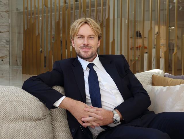 In pochi mesi, il comune di Dorno, 4.600 abitanti nel cuore della Lomellina, &egrave; diventato il simbolo del conflitto &ndash; reale o presunto &ndash; tra due priorit&agrave; nazionali: la produzione agricola e la transizio