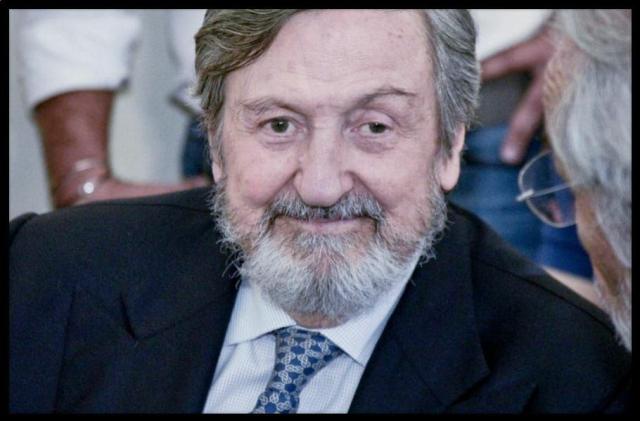 Addio al notaio Tino Santangelo, morto l'ex vicesindaco di Napoli con Rosa Russo Iervolino e presidente di Bagnolifutura, aveva 89 anni