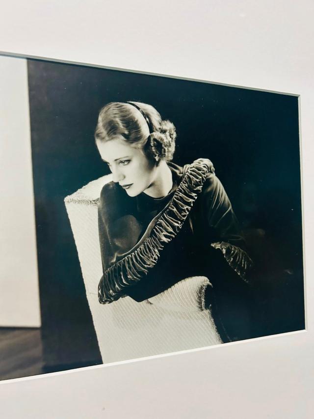 LEE MILLER: donna d&rsquo;avanguardia capace di coniugare stile e bellezza con la fotografia, attraversando i circoli degli artisti e delle menti geniali fino a confrontarsi con l&rsquo;abisso della guerra e la c