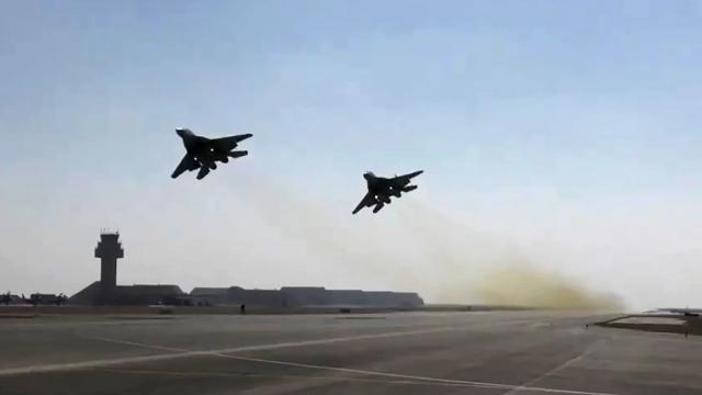 Sudan, Egitto utilizza base aerea segreta nel deserto per attacchi contro RSF, impiegati potenti modelli di drone da combattimento turco 