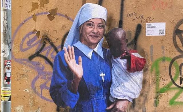 L&rsquo;angelo con l&rsquo;elmetto: cronache allucinate da una basilica occupata dalla politica