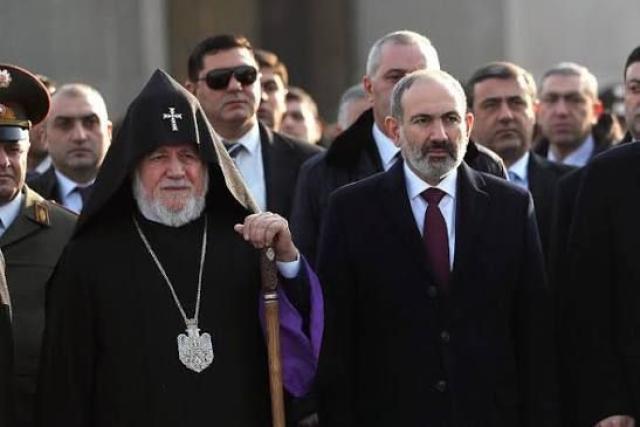 Pashinyan e la guerra contro la Chiesa Apostolica Armena