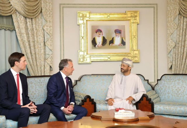 Colloqui Iran-Usa, concluso primo round negoziale, Araghchi: "Iniziati bene, parlato di nucleare", Washington alza la tensione: "Lasciare il Paese"