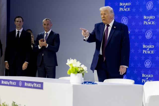 Gaza, Trump presidente a vita del Board of Peace a titolo personale, a capo del pi&ugrave; grande progetto immobiliare della storia