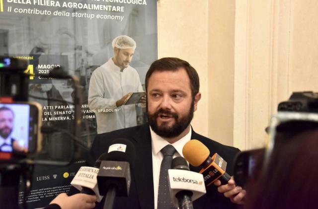 Pomodoro, Mirco Carloni (Pres. Comm. Agricoltura): &ldquo;Egitto mette a rischio filiera. Depositata interrogazione a ministri Lollobrigida e Schillaci&rdquo;