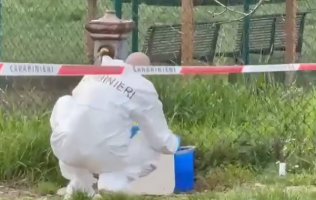 Donna decapitata a Scandicci, identificata vittima: cittadina tedesca 44enne senza fissa dimora, "forse uccisa altrove e poi spostata nel parco"