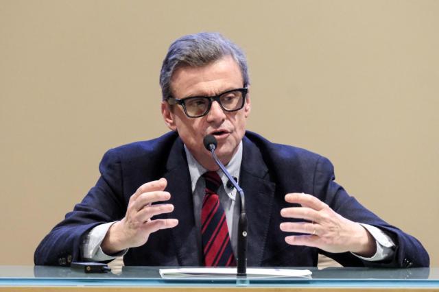 Carlo Calenda parte per l'Ucraina a sostenere Zelensky: una trovata mediatica che pu&ograve; essere un boomerang 